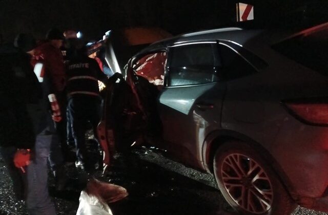 Sinop-Boyabat tünelinde meydana gelen trafik kazasında 1 kişi hayatını kaybetti, 1 kişi ise yaralandı.