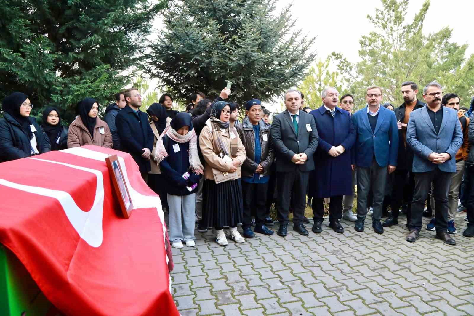 Hayatını kaybeden Endonezyalı ERÜ öğrencisi için duygusal bir veda töreni düzenlendi