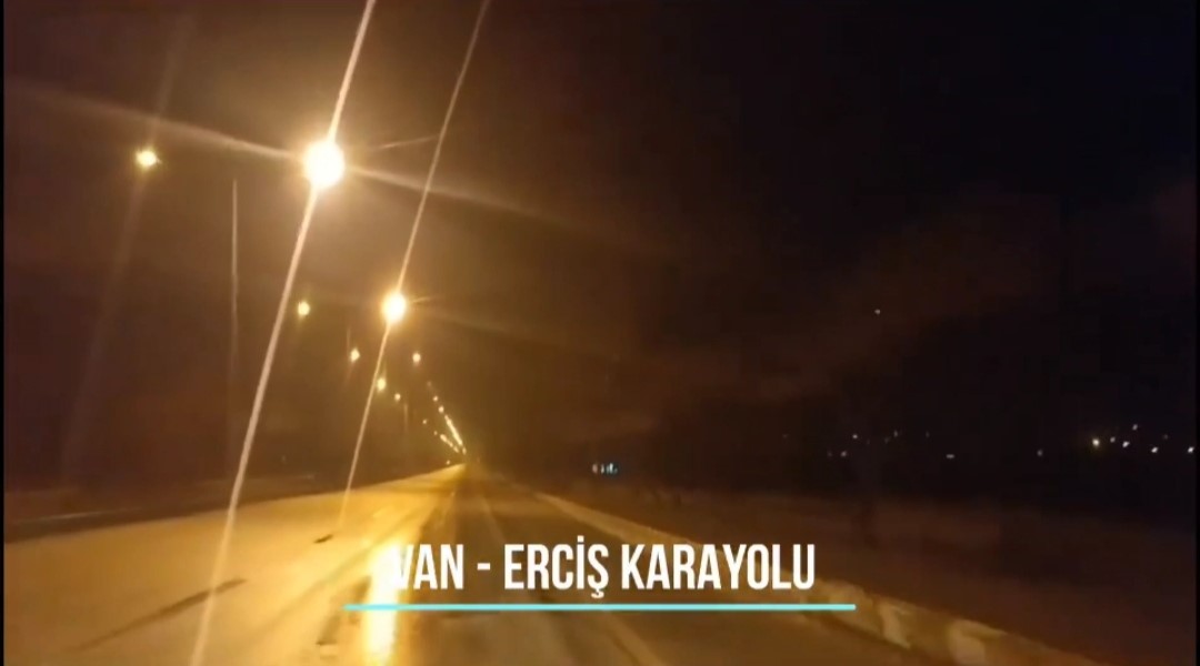 Van Emniyet Müdürlüğü, sürücülere yol durumu hakkında bilgilendirme amacıyla videolu bir uygulama başlattı.