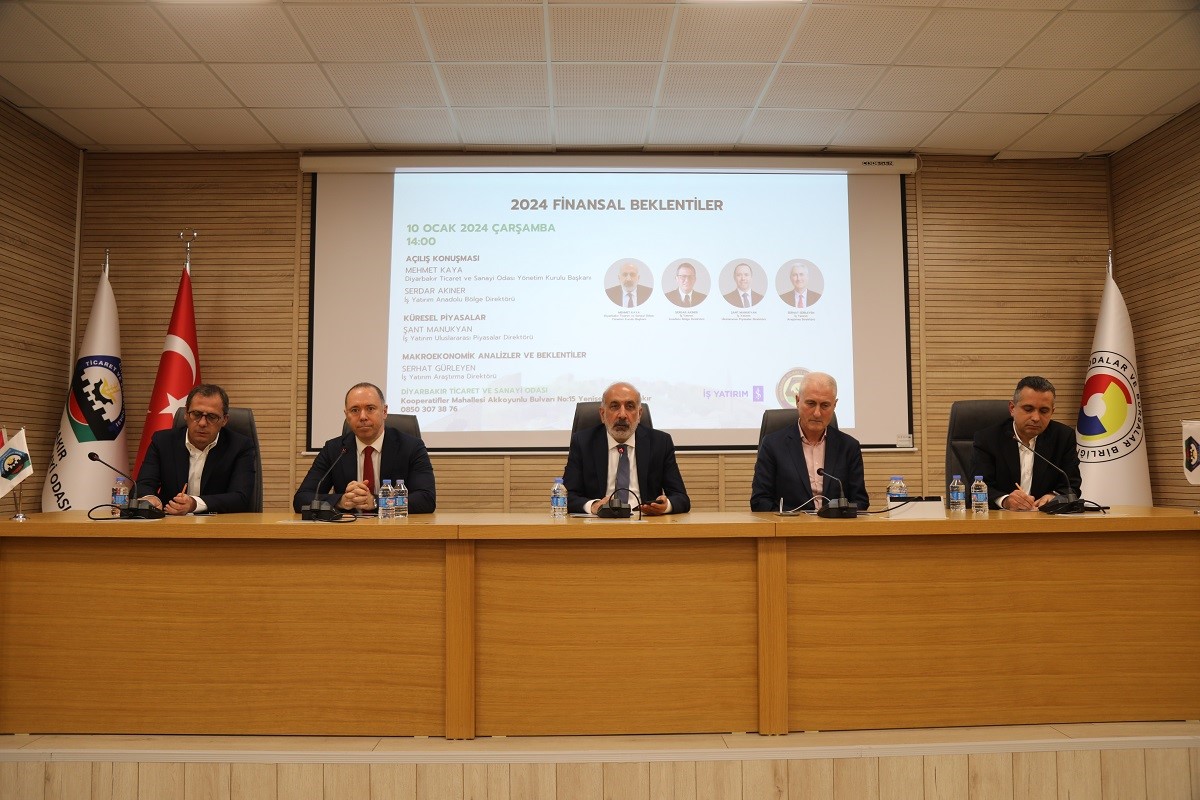 Diyarbakır Ticaret ve Sanayi Odası’nda “2024 Yılında Finansal Beklentiler” konulu toplantı düzenlendi.