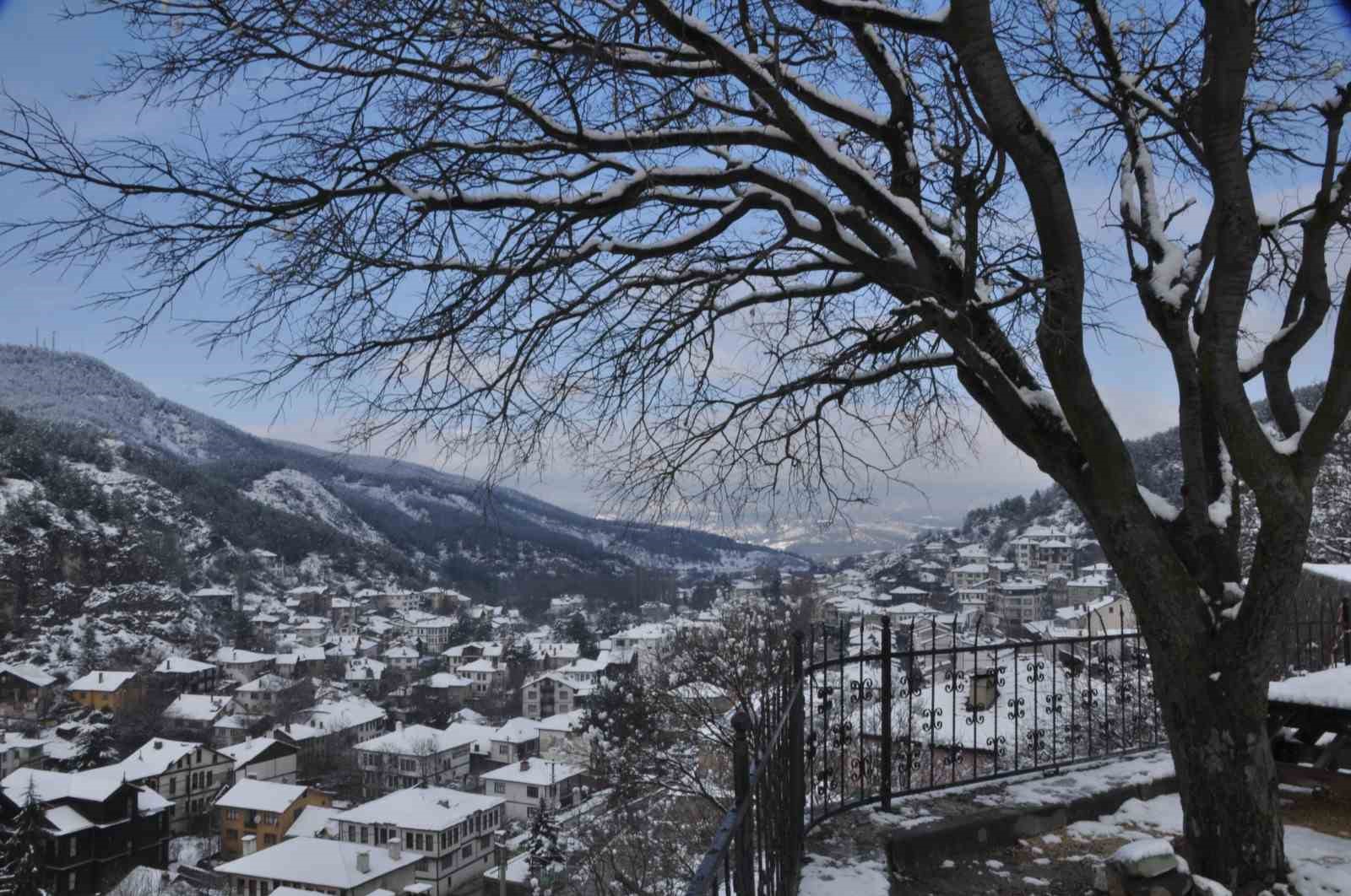 Tarihi ilçenin kış manzarası büyüledi