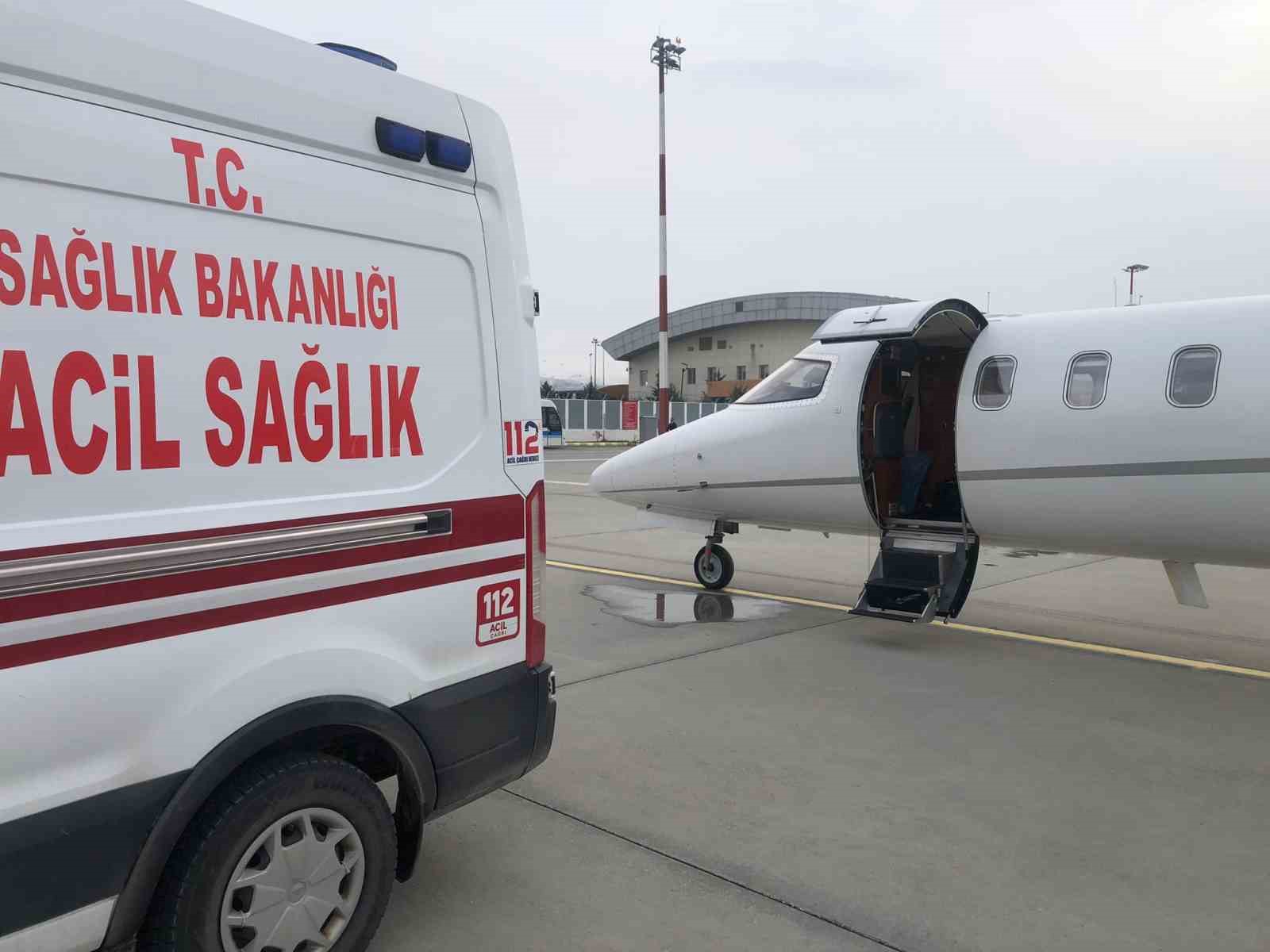 15 günlük bebeğin acil durumu için havalanan ambulans uçağı