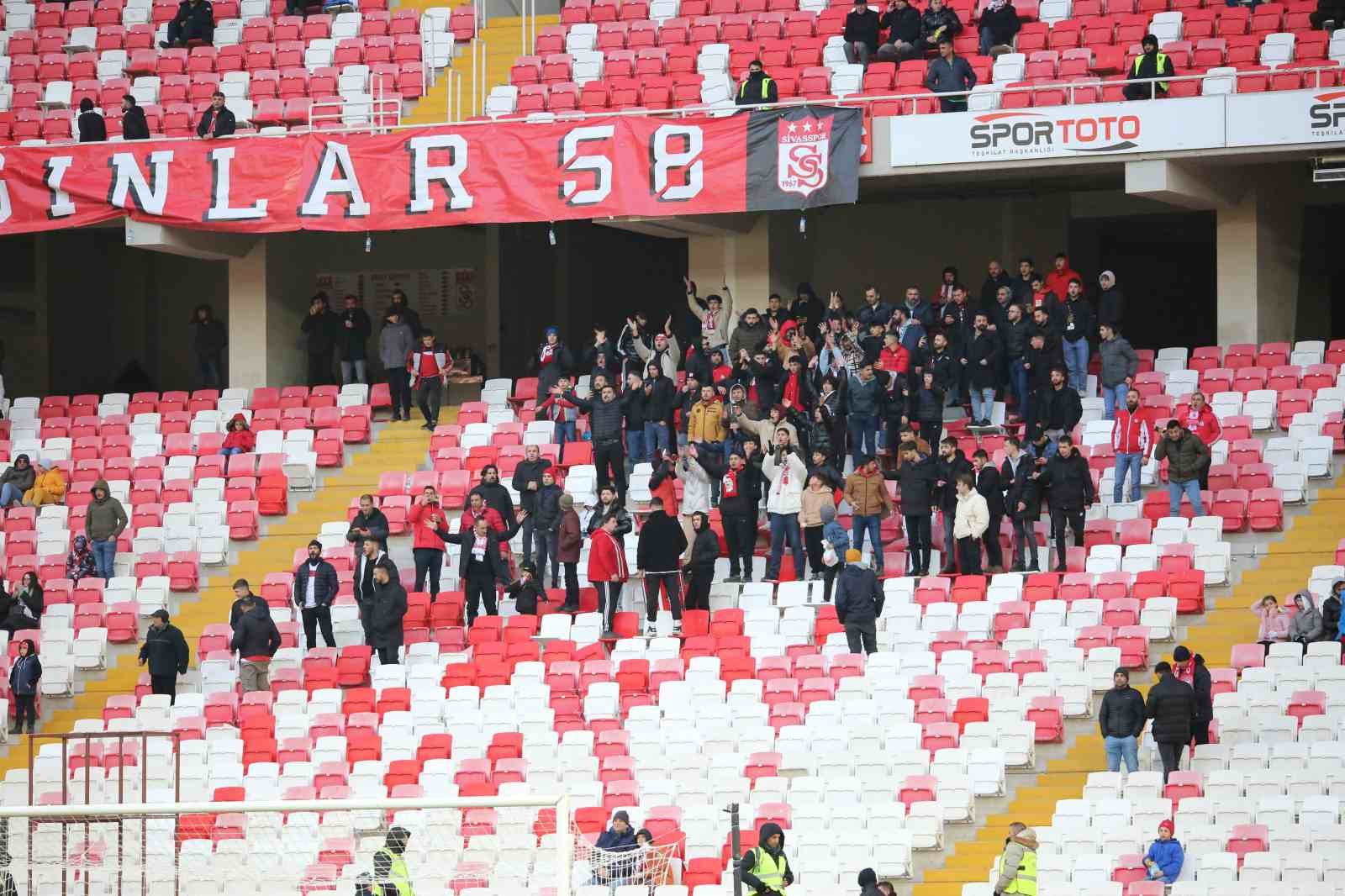 Sivasspor taraftarları, Galatasaray maçına ilgi göstermedi