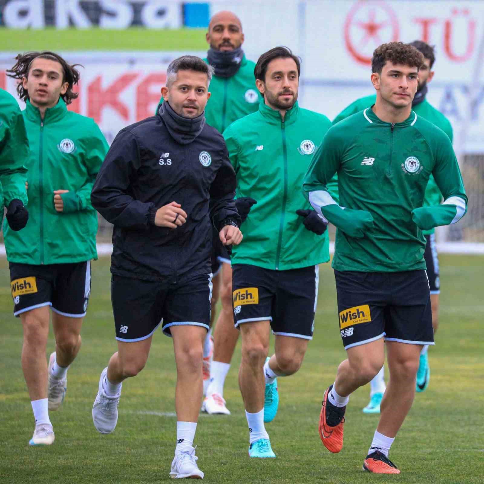 Konyaspor, İstanbulspor maçına yönelik antrenmanlara başladı