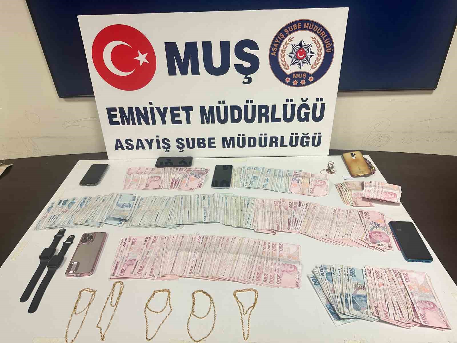 Muş’ta Kuyumcuya Sahte Altın Satmakla İddia Edilen 6 Kişi Gözaltına Alındı