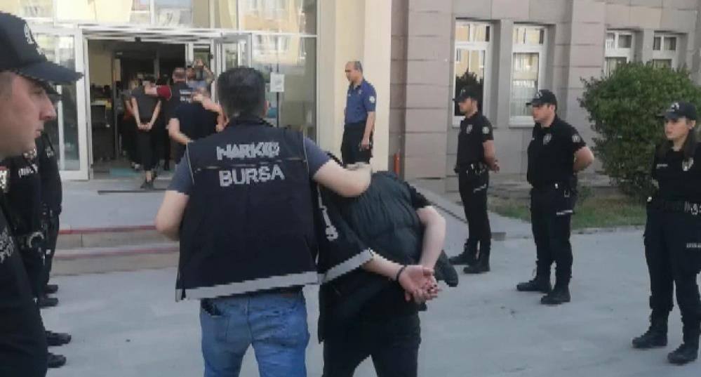 Bursa’da uyuşturucu ticaretinden elde edilen haram paraya yönelik operasyon gerçekleştirildi.