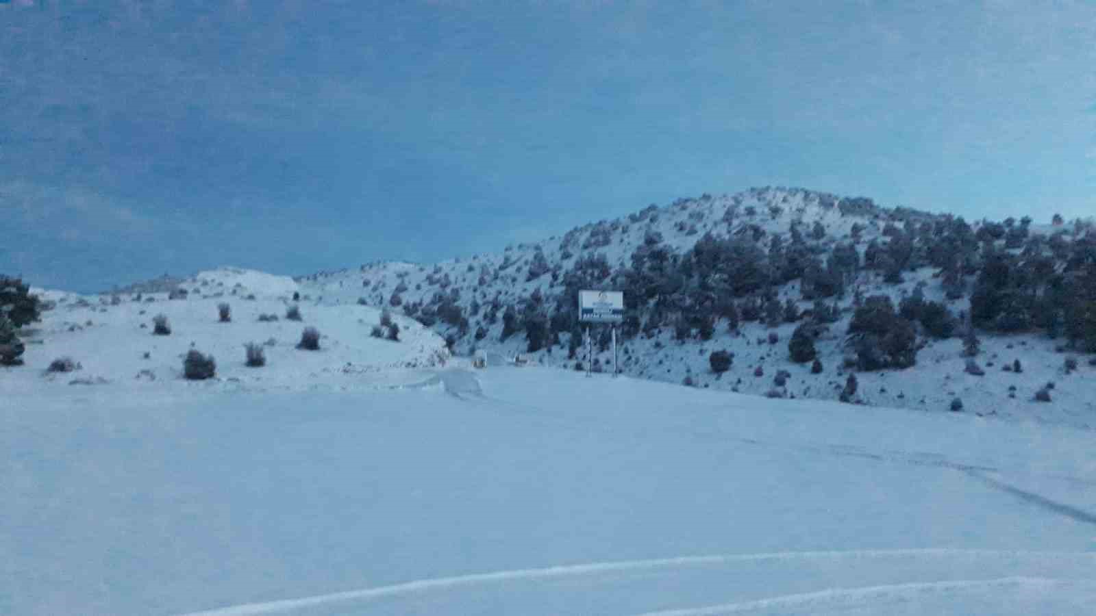 Denizli Kayak Merkezi’nde kar kalınlığı 15 santimetreyi aştı!