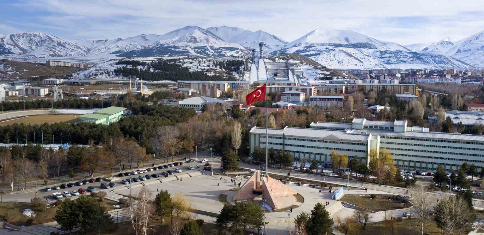 Atatürk Üniversitesi’nde yeni dekan atamaları yapıldı ve görev dağılımı gerçekleştirildi