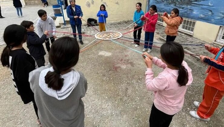 Merkezim her yerde projesi kapsamında doyasıya eğlenenler için başlığımız şu şekilde olabilir: “Merkezim her yerde etkinliğiyle keyif dolu anlar yaşandı”.