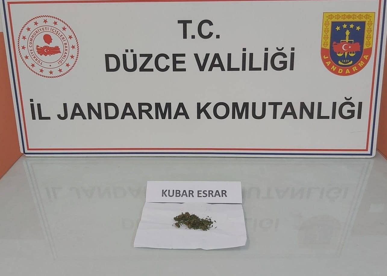 Jandarma, Uyuşturucu Operasyonu Gerçekleştirdi.