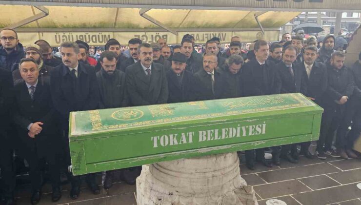 Tokat Belediye Meclis Üyesi Şadi İşeri’nin cenaze törenine kalabalık bir katılım gerçekleşti