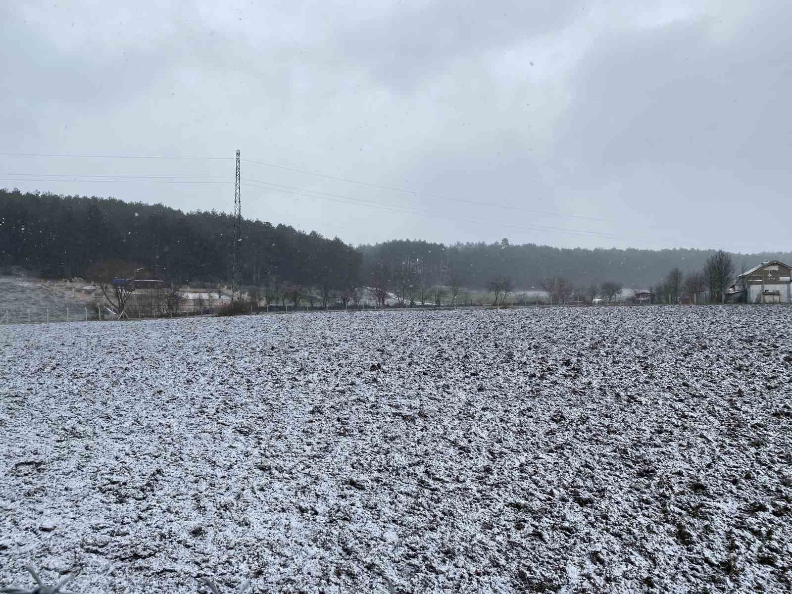 Kastamonu’nun dağlık bölgelerinde kar yağışı görülmeye başladı