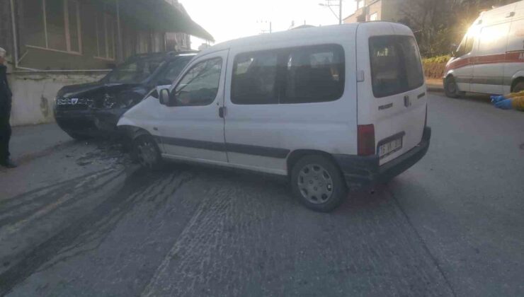 İznik’te meydana gelen trafik kazasında iki araç kafa kafaya çarpıştı: 2 kişi yaralandı