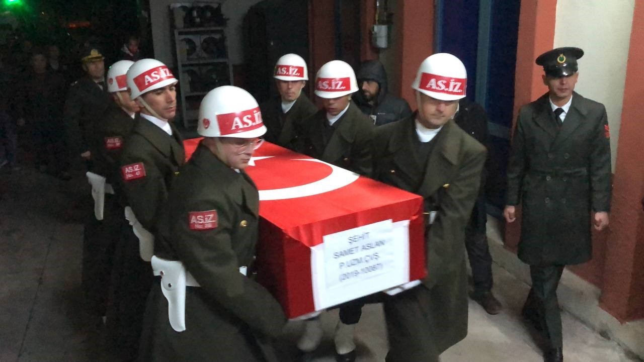 Amasya’da şehit olan askerin cenazesi ailesinin yanına götürüldü