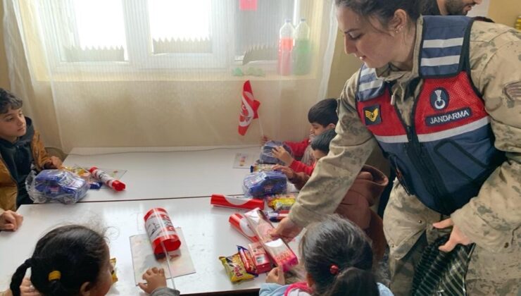 Ağrı’da Jandarma, İlkokul Öğrencilerine ‘Mahremiyet’ Konulu Eğitim Verdi