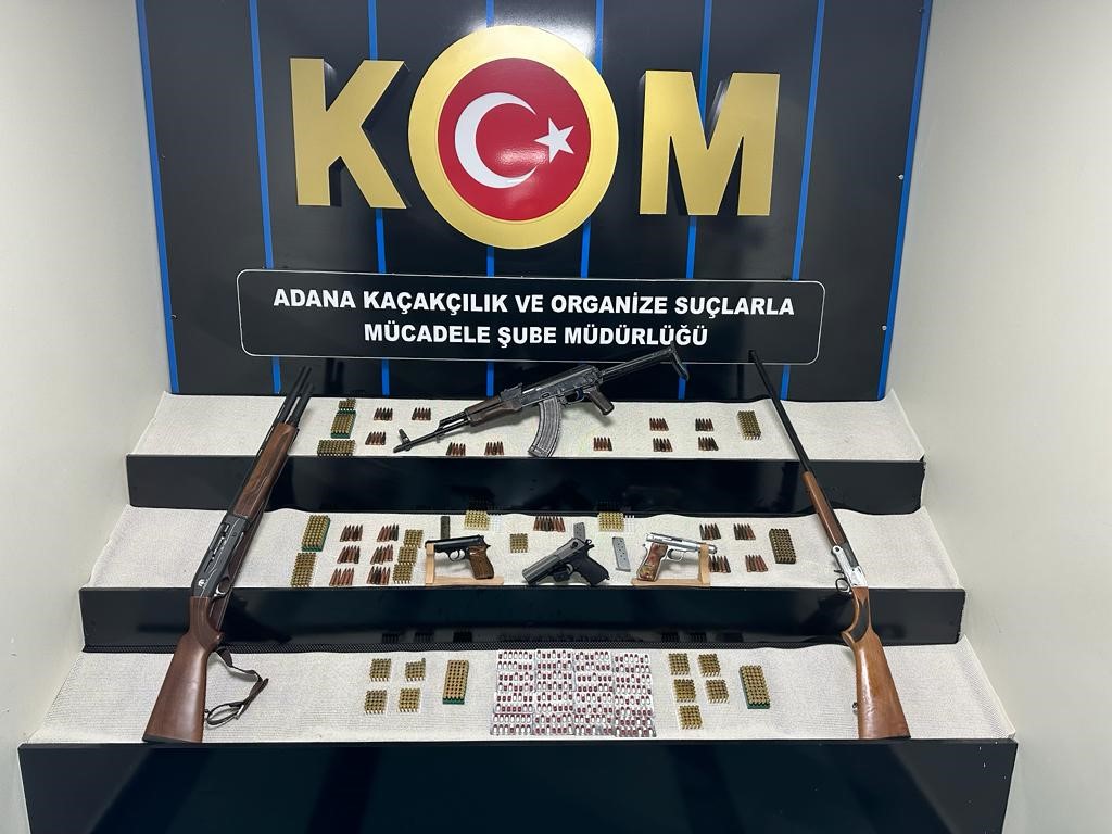 Adana’da düzenlenen operasyonda silah ve mühimmat kaçakçılığı şüphesiyle 1 kişi tutuklandı.