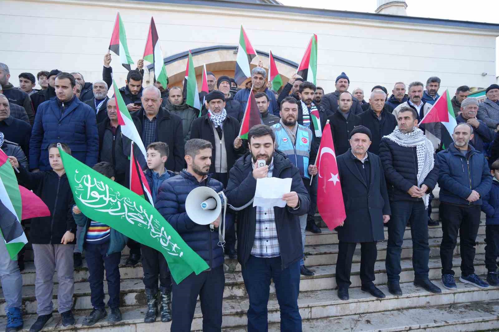 “Muş’ta İsrail saldırılarına karşı kitlesel protesto gerçekleşti”