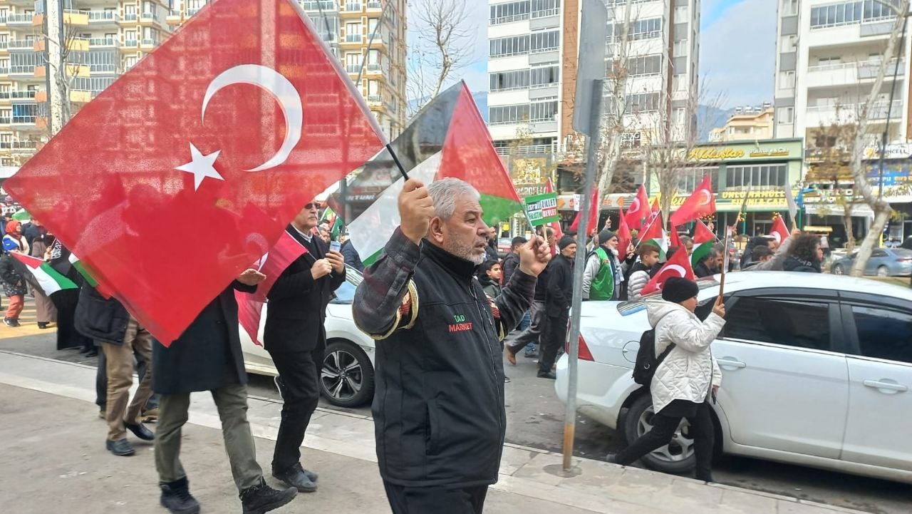 Gazze ve şehitler için Kahramanmaraş’ta düzenlenen yürüyüş