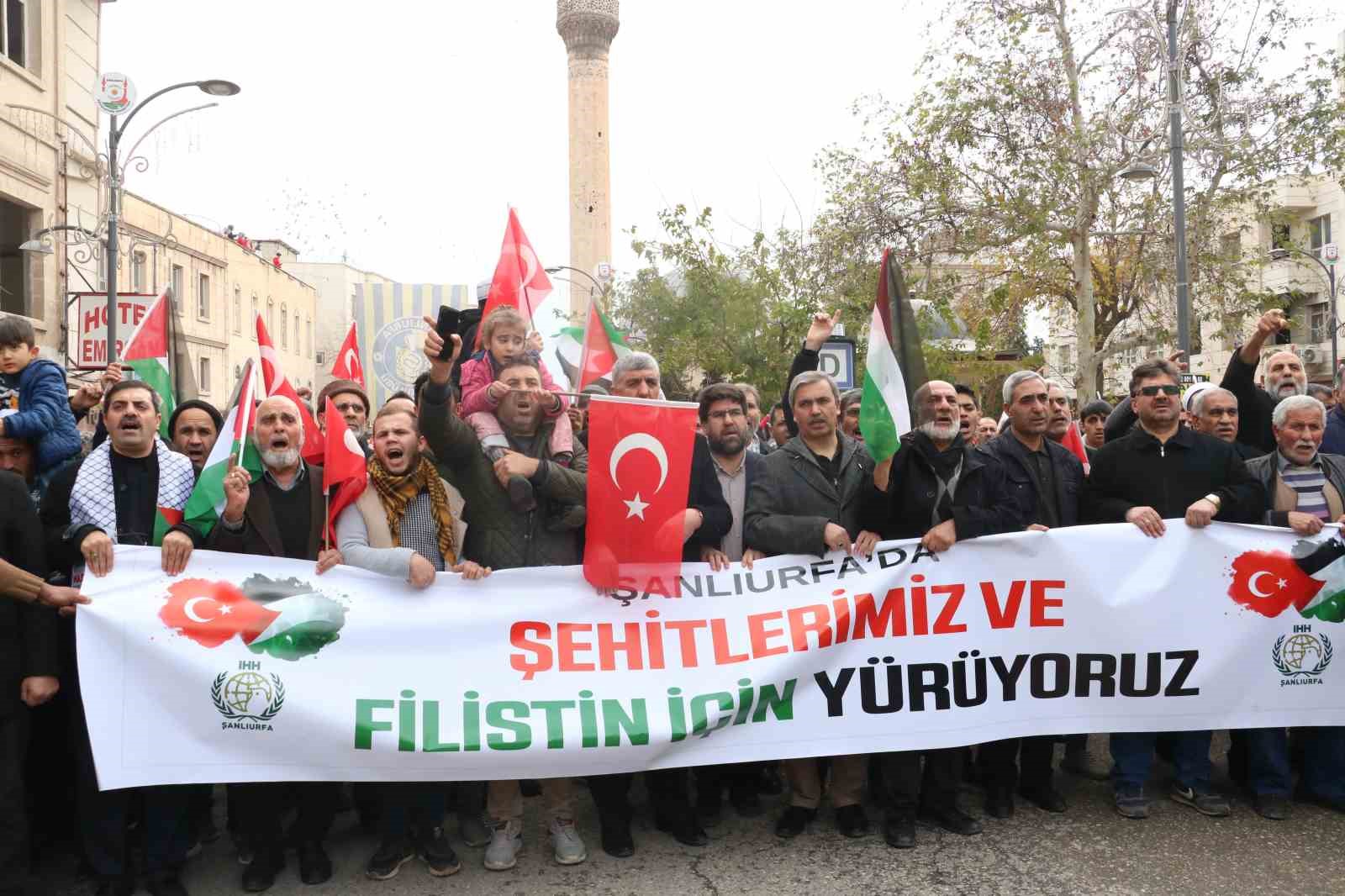 Şanlıurfalılar Filistin ve şehitler için harekete geçti!