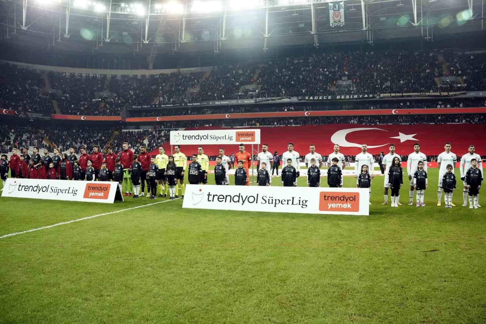 Beşiktaş, Fatih Karagümrük karşısında beraberliği sürdürüyor (Canlı Skor)