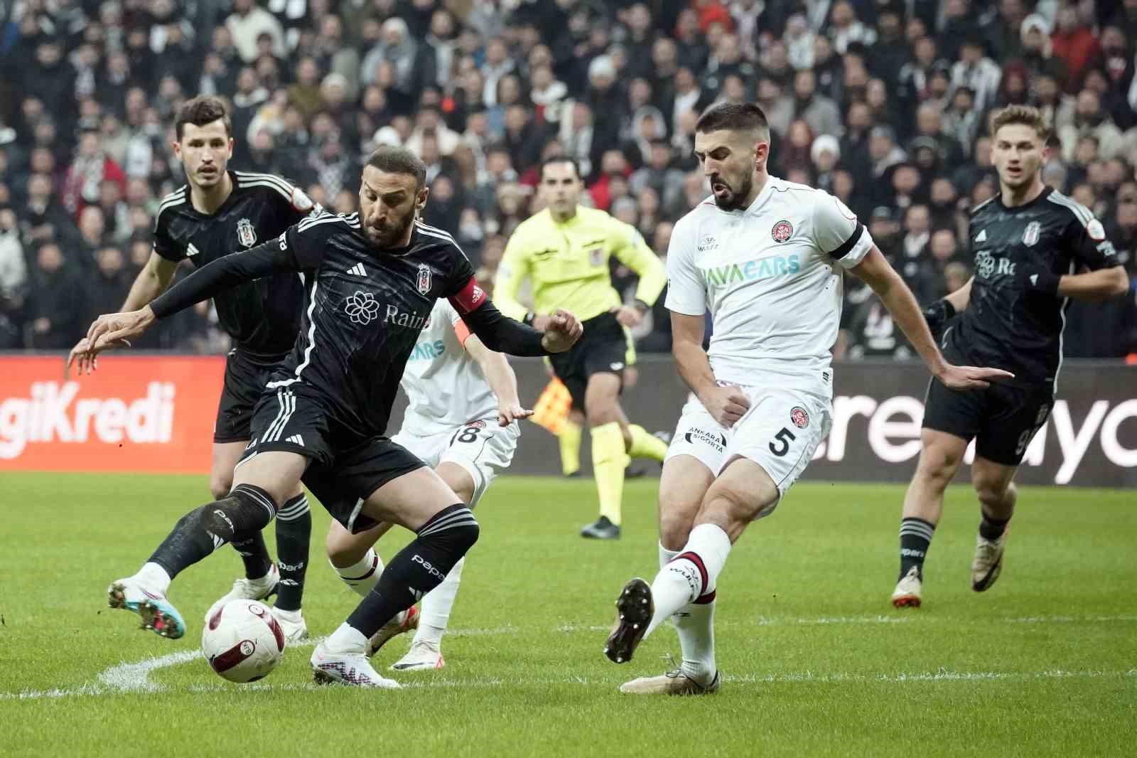 Beşiktaş ile Fatih Karagümrük Süper Lig Maçında Berabere Kaldı: İlk Yarı 0-0