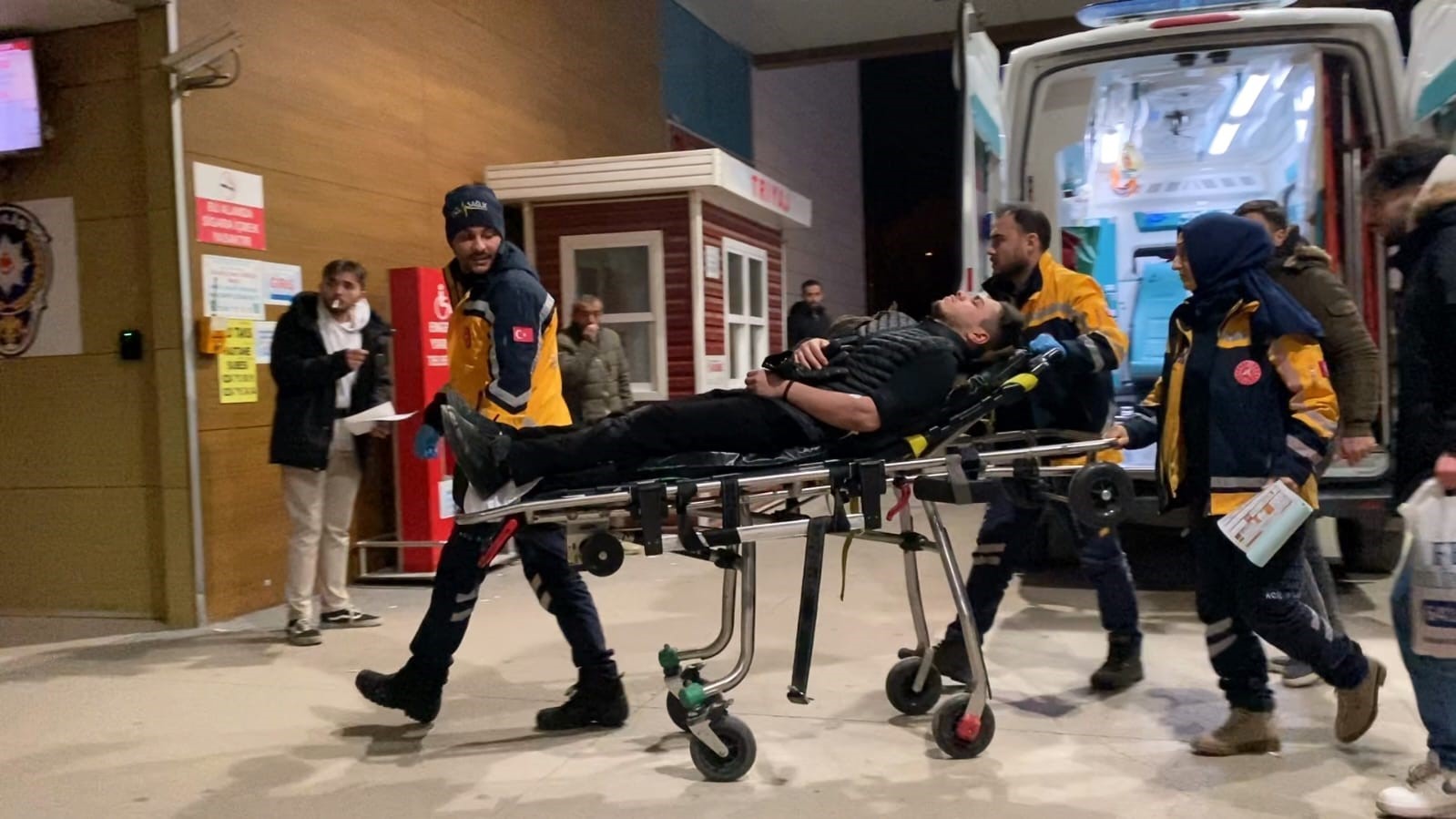 Bursalı iki grup arasındaki mücadelede bıçaklar kullanıldı: 2 kişi yaralandı