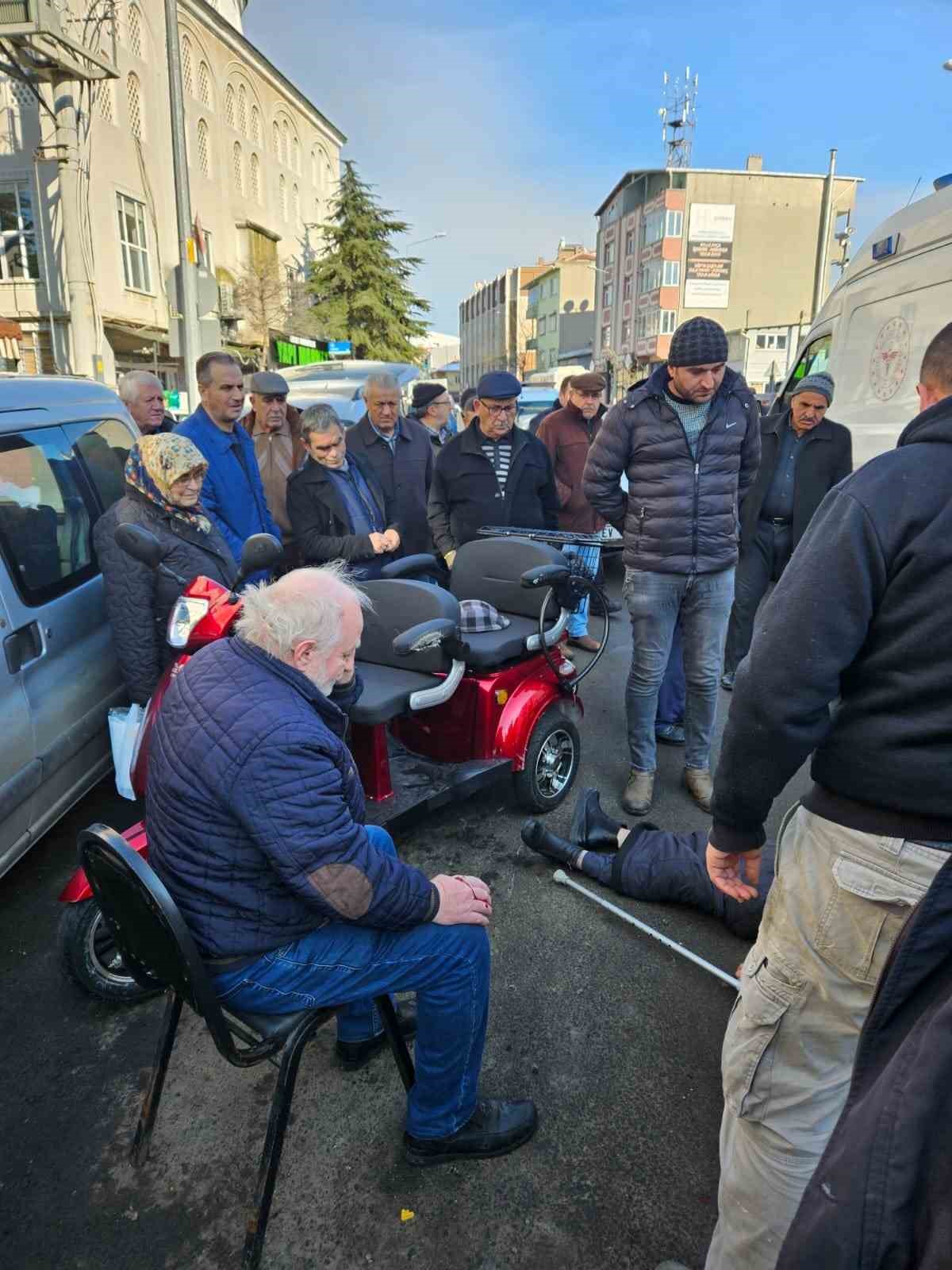 Elektrikli motosiklet kazası: 2 kişi yaralandı