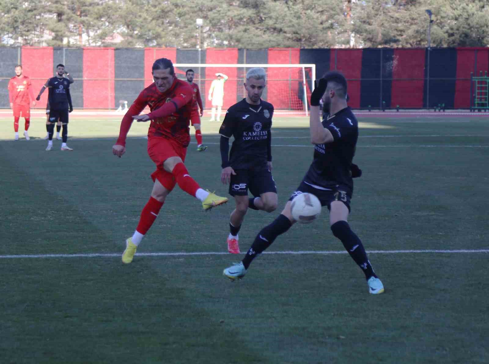 Türkiye Futbol Federasyonu 2. Lig maçında Kastamonuspor, Etimesgut Belediyespor’a 0-1 yenildi.