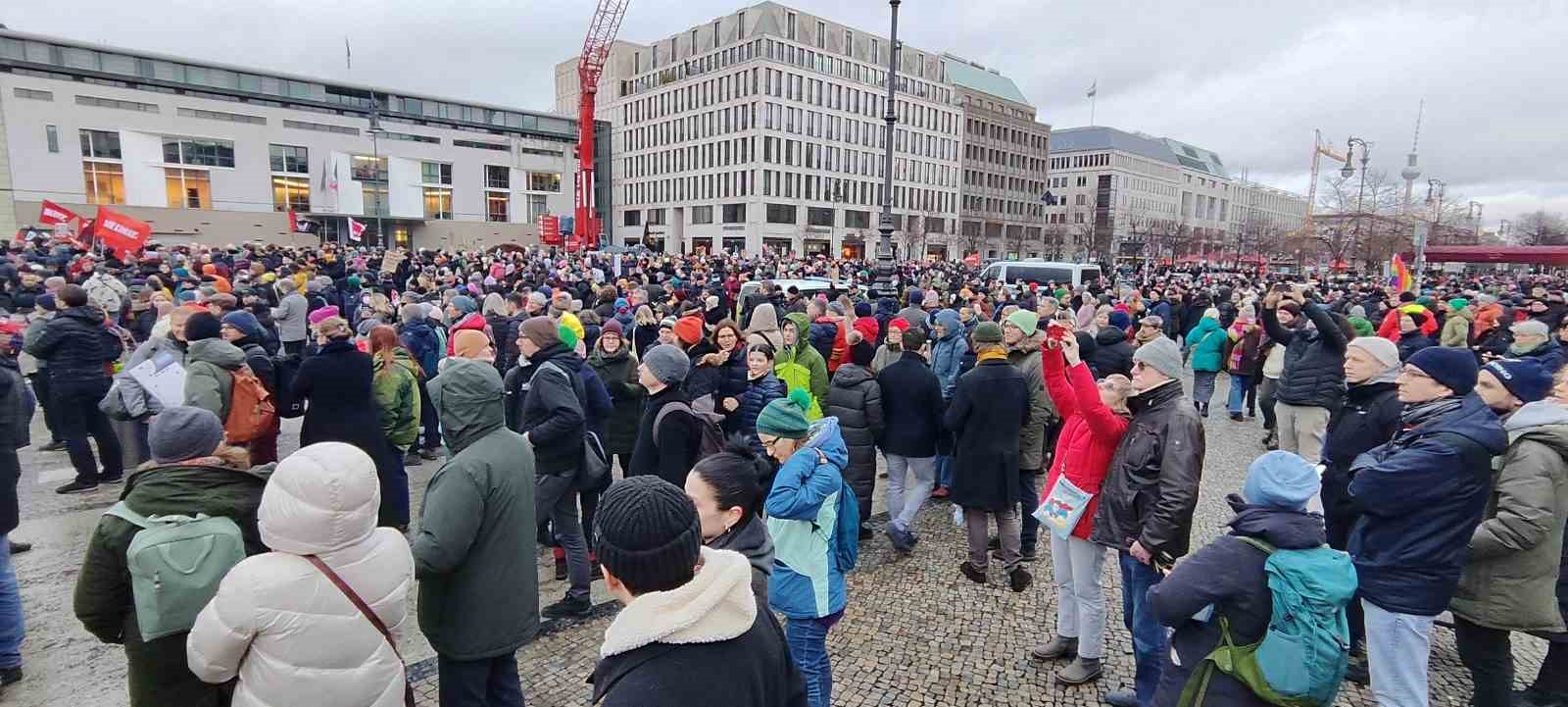 Almanya’da ırkçılık karşıtı protestolar ve aşırı sağcı AfD Partisi gündemde