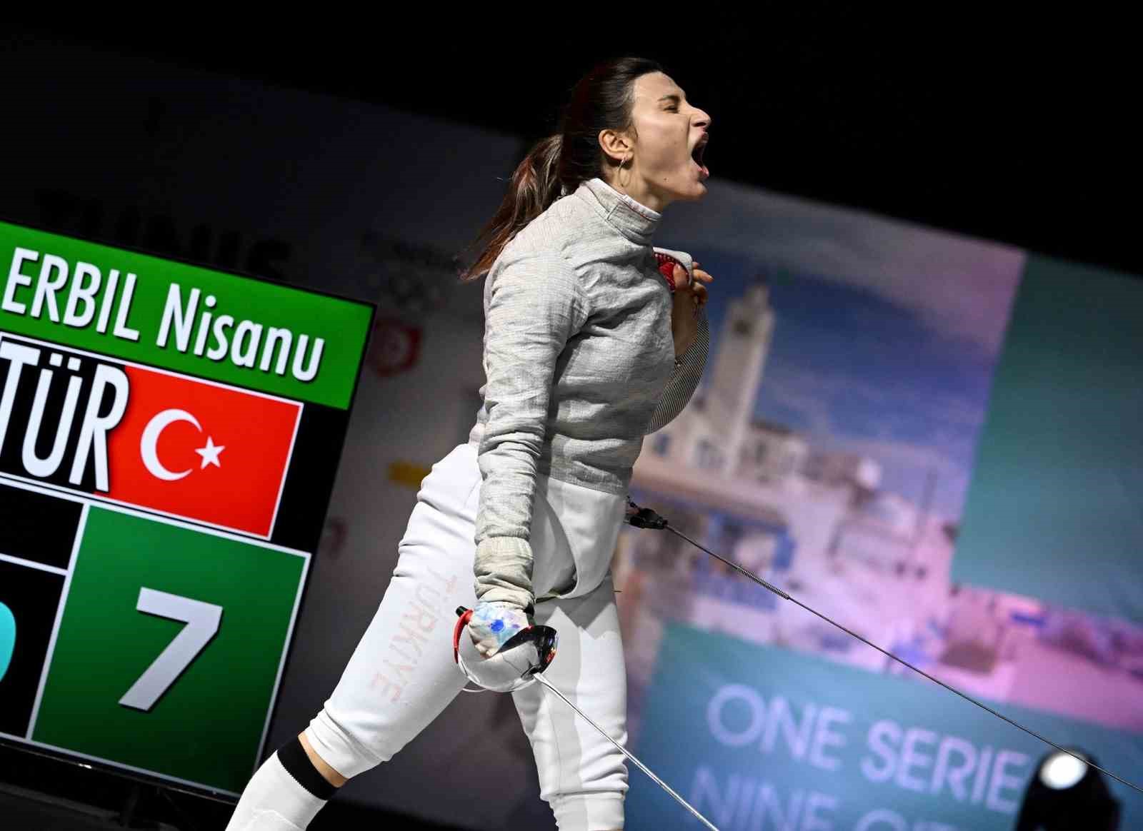 Türk Milli eskrimcimiz Nisanur Erbil, tarihi bir başarıya imza attı ve Grand Prix’te madalya kazandı.