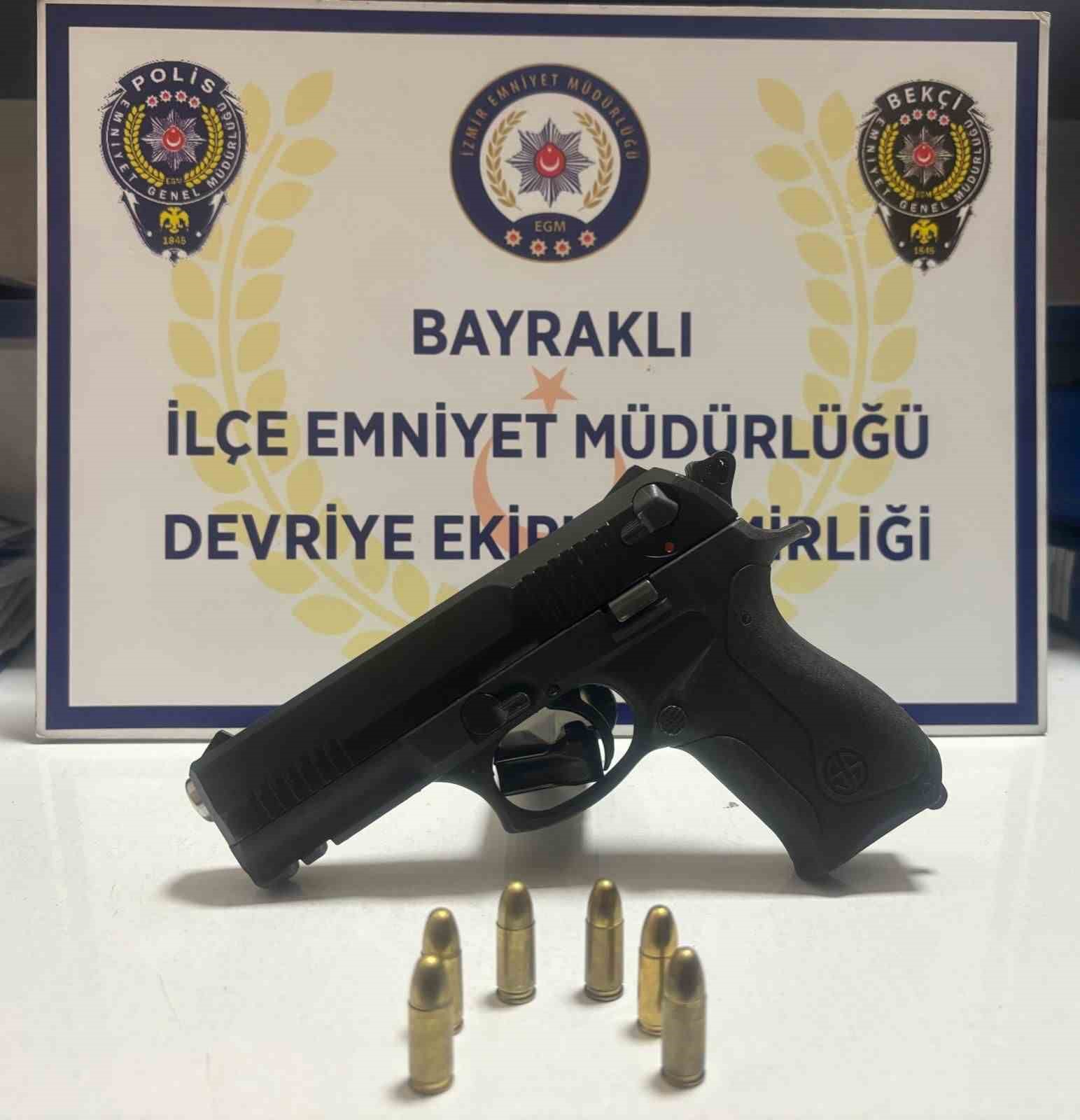 Sokak ortasında şaşırtıcı bir şeklide ateş eden saldırgan, hızlı müdahaleyle polis tarafından yakalandı