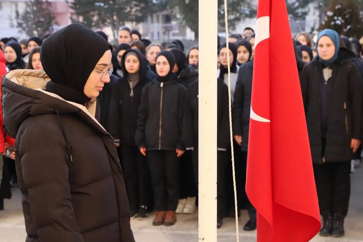 Erzincan’da şehitlere minnet duyuldu, saygı duruşu yapıldı