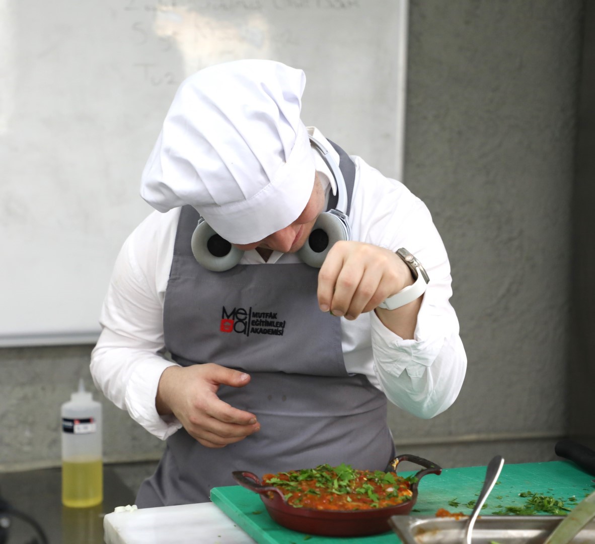 Engelli şefler Osmanlı mutfağının gizli lezzetlerine dokunuyor