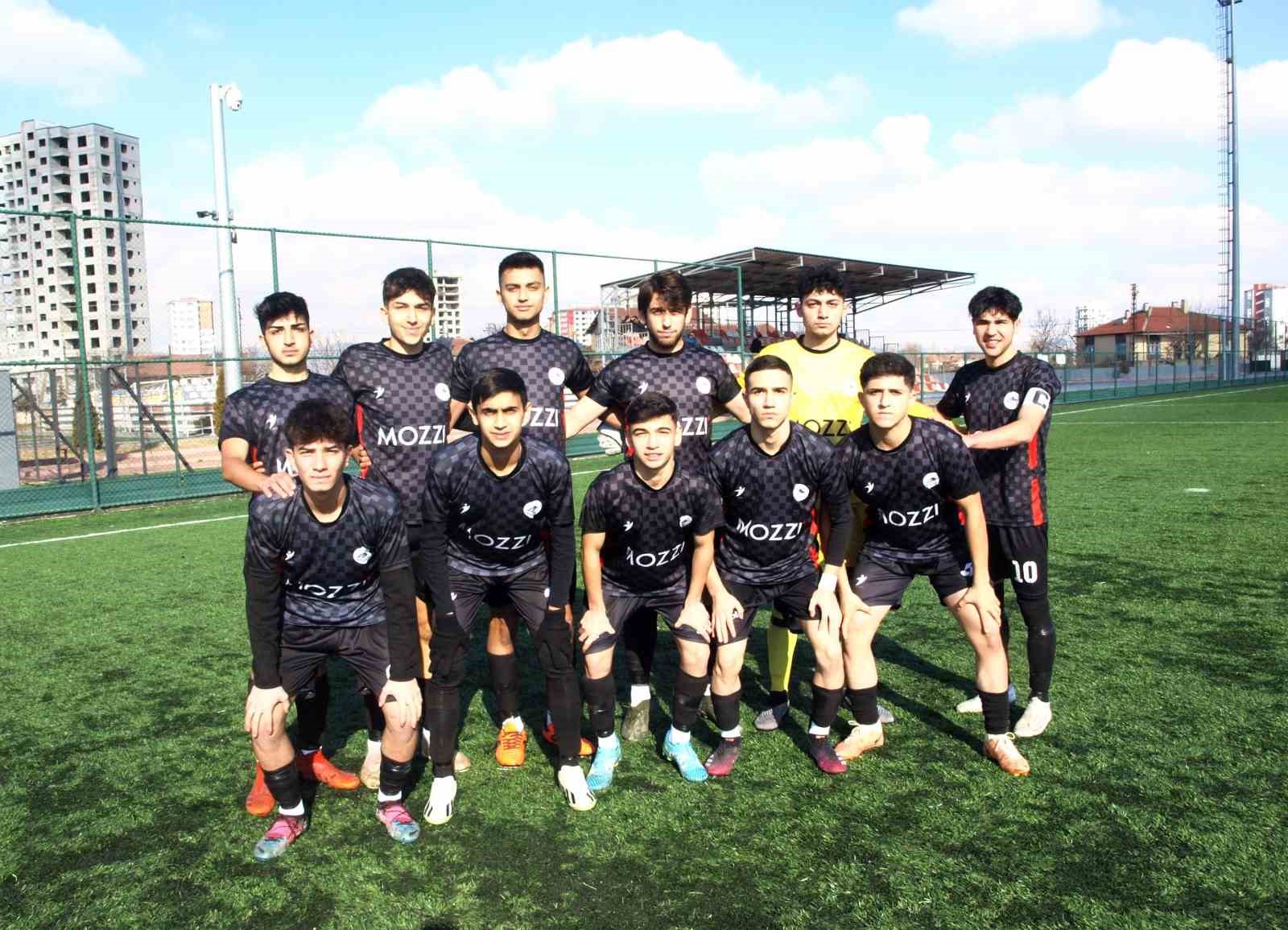 Kayseri’de Gerçekleşen Süper U18 Ligi Maçında Kocasinan Şimşekspor, Hacılar Erciyesspor’u 4-1 Mağlup Etti