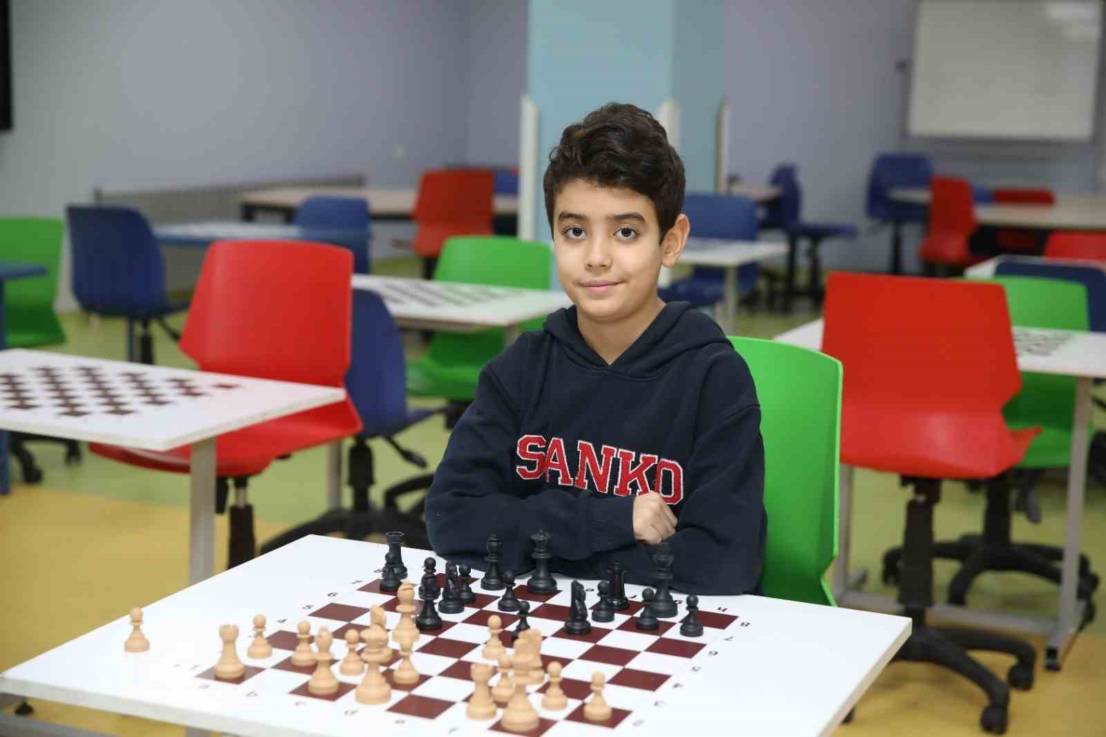 SANKO Okulları öğrencisi, satrançta il genelinde üçüncülük kazandı