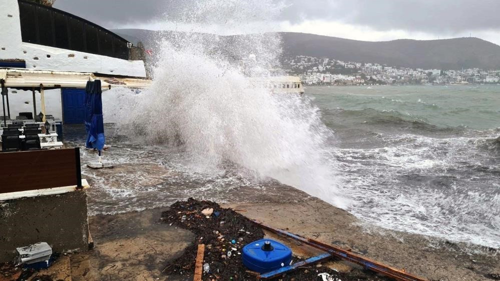 Ege Denizi’nde fırtına uyarısı: Meteoroloji’den önemli açıklama!