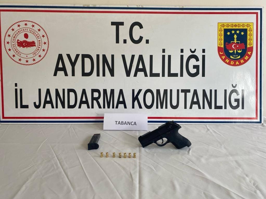 Jandarma, ruhsatsız silah taşıyanları durdurdu: İşte ayrıntılar