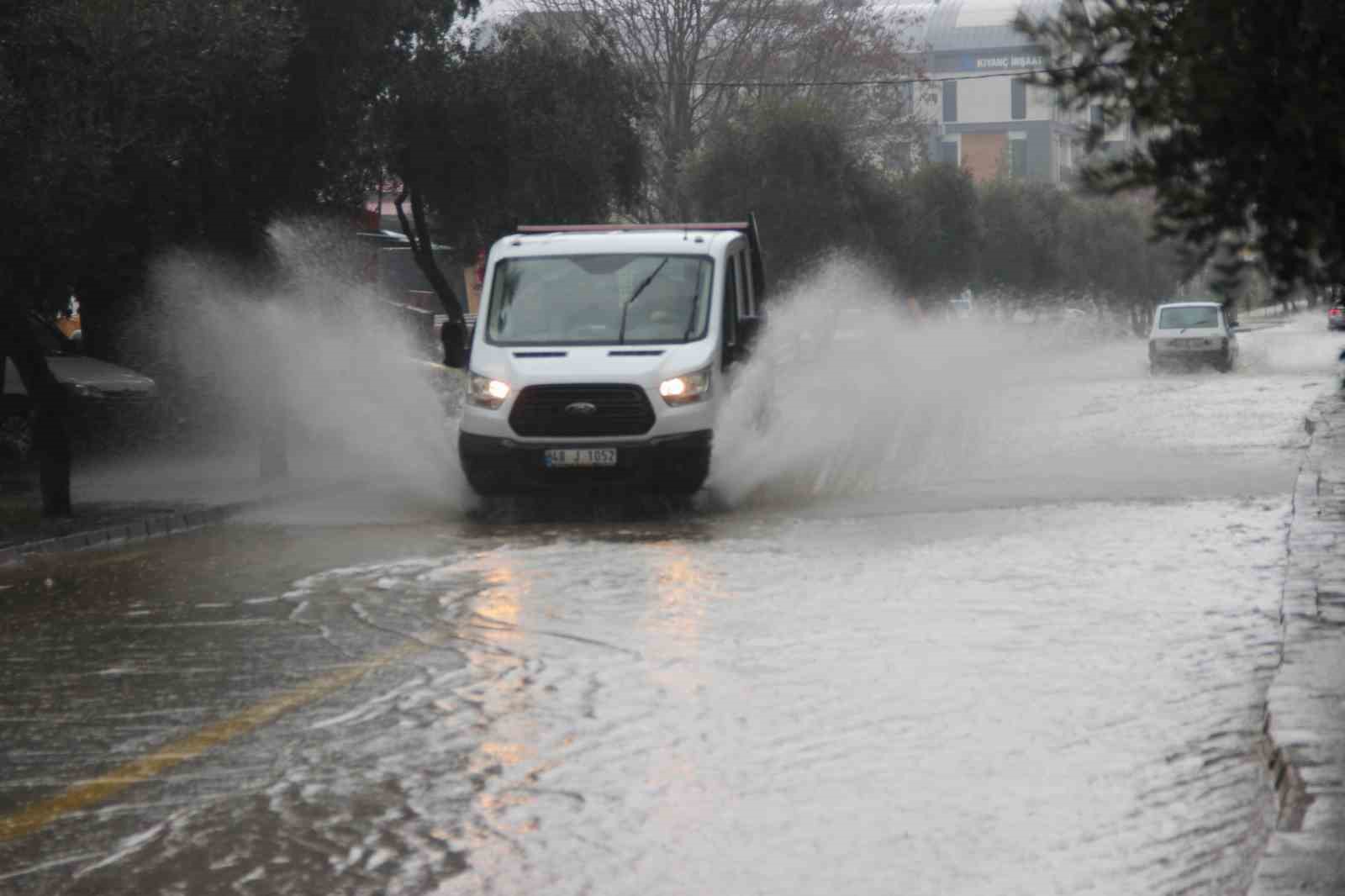 Muğla’da yoğun yağış beklentisiyle ilgili uyarılar yapıldı