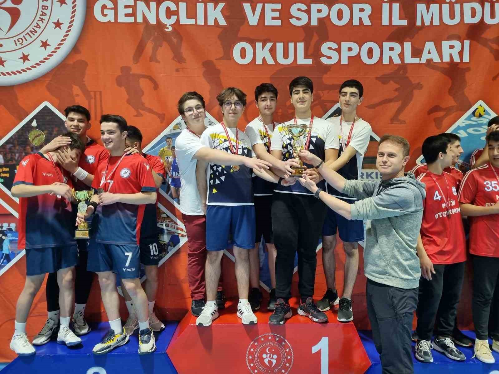 Badminton Şampiyonları Belli Oldu: İşte Gurur Verici Sonuçlar!