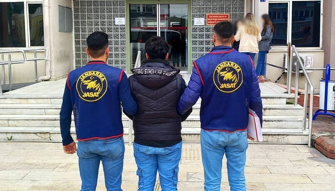 Jandarma, Hedefi Arayan Azılı Suçluyu Yakalamayı Başardı