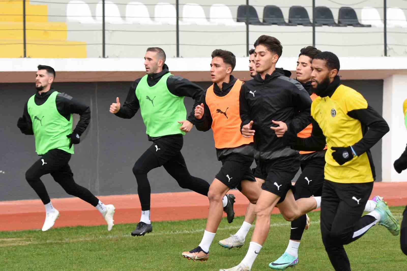 Manisa Futbol Kulübü, kupa maçları için çalışmalara başladı