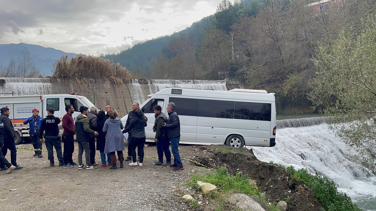 Dere kenarında bir kişinin cesedi bulundu