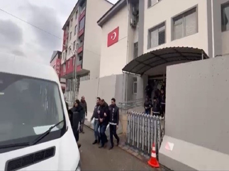 Erzincan’da gerçekleşen operasyonda 2 kadın, fuhşa zorlandıktan sonra kurtarıldı ve 3 zanlı tutuklandı.