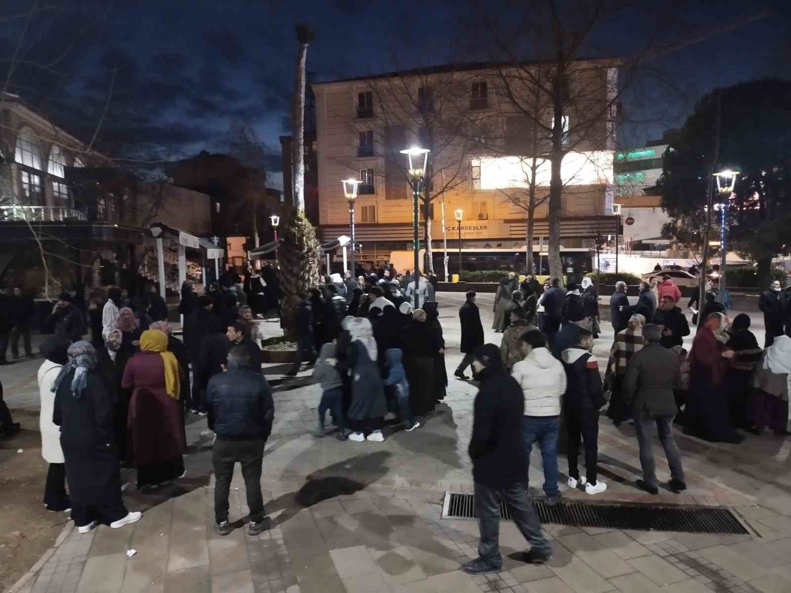 Sultanbeyli’de Tutkulu Takipçi Tarafından Öldürülen Genç Kız Son Nefesini Verdi