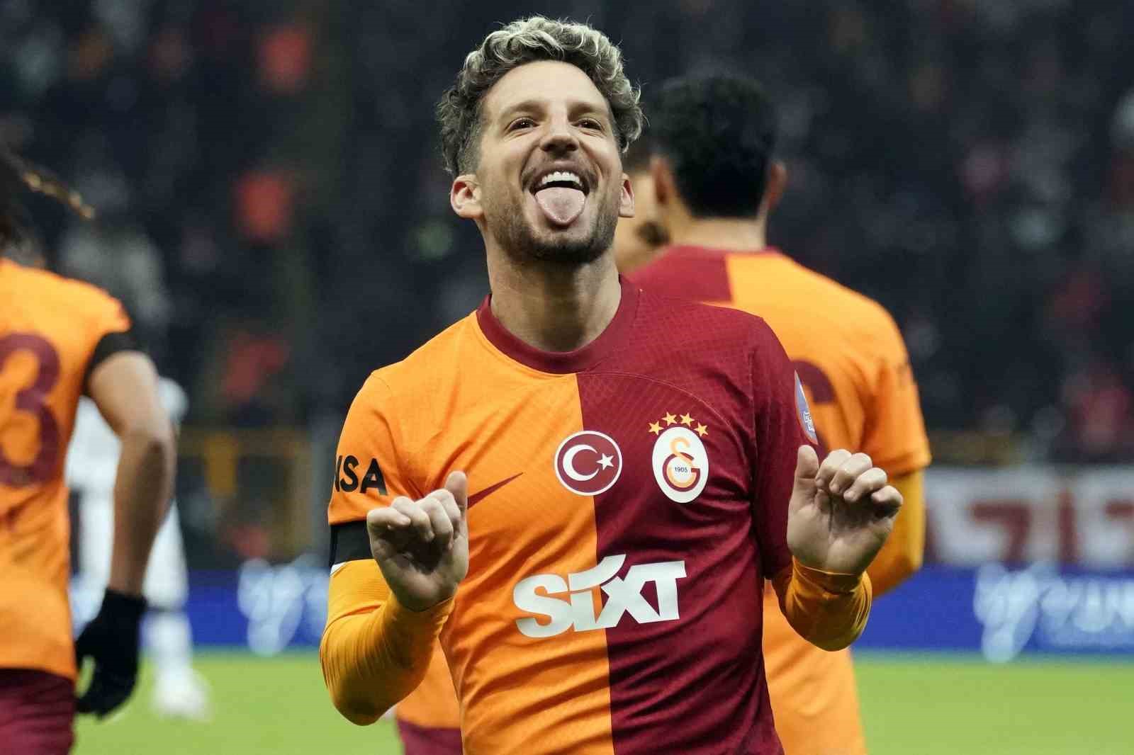 Dries Mertens Attığı 5. Gol ile Göz Kamaştırdı