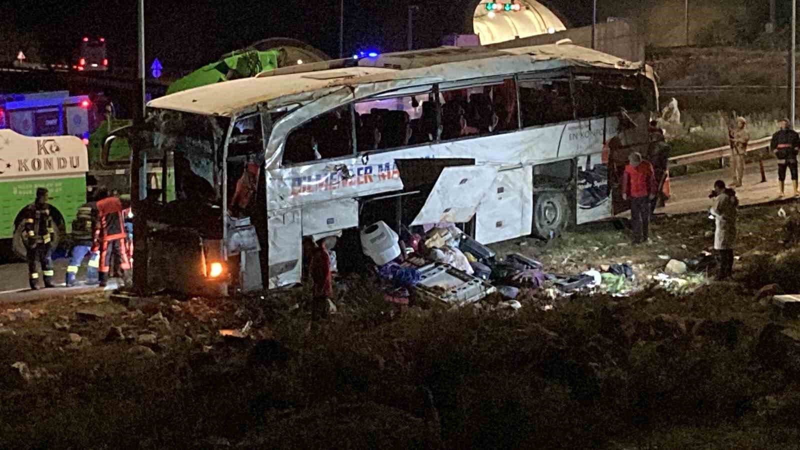Mersin’de meydana gelen trafik kazasında 9 kişi hayatını kaybetti, 28 kişi yaralandı