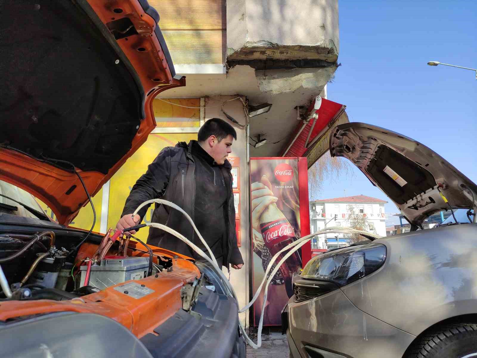 Sibirya soğukları Ardahan’ı vurdu: Araçlar kullanılamaz hale geldi