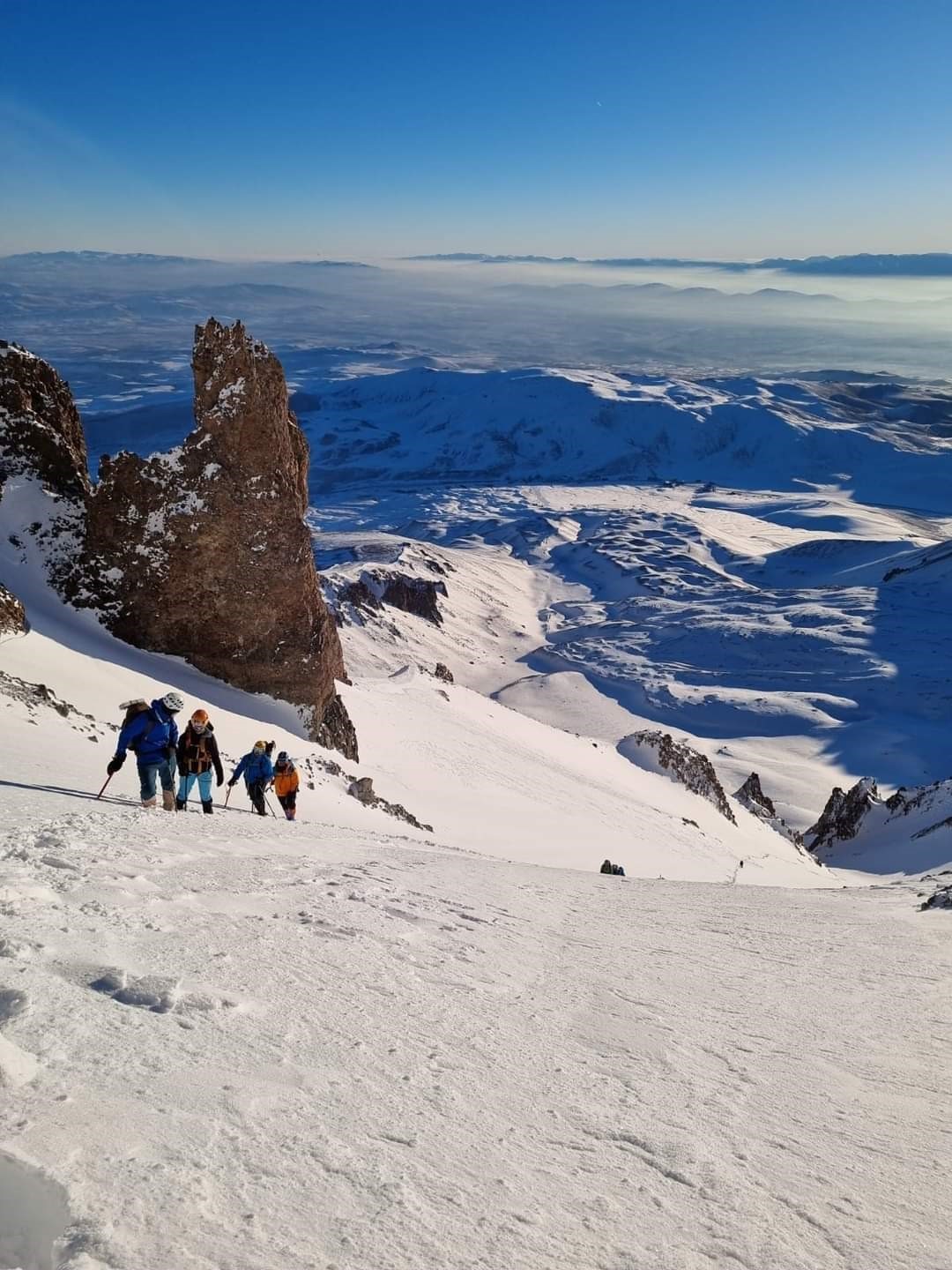 Erciyes Dağı’nın tepesinde Van Gölü görüntüsü görenleri büyüledi