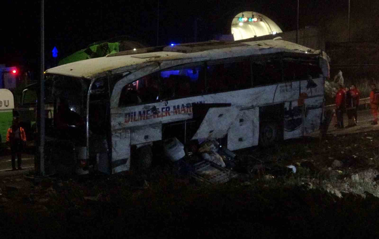 Mersin’deki otobüs kazasında hayatını kaybeden 6 kişinin kimlikleri tespit edildi
