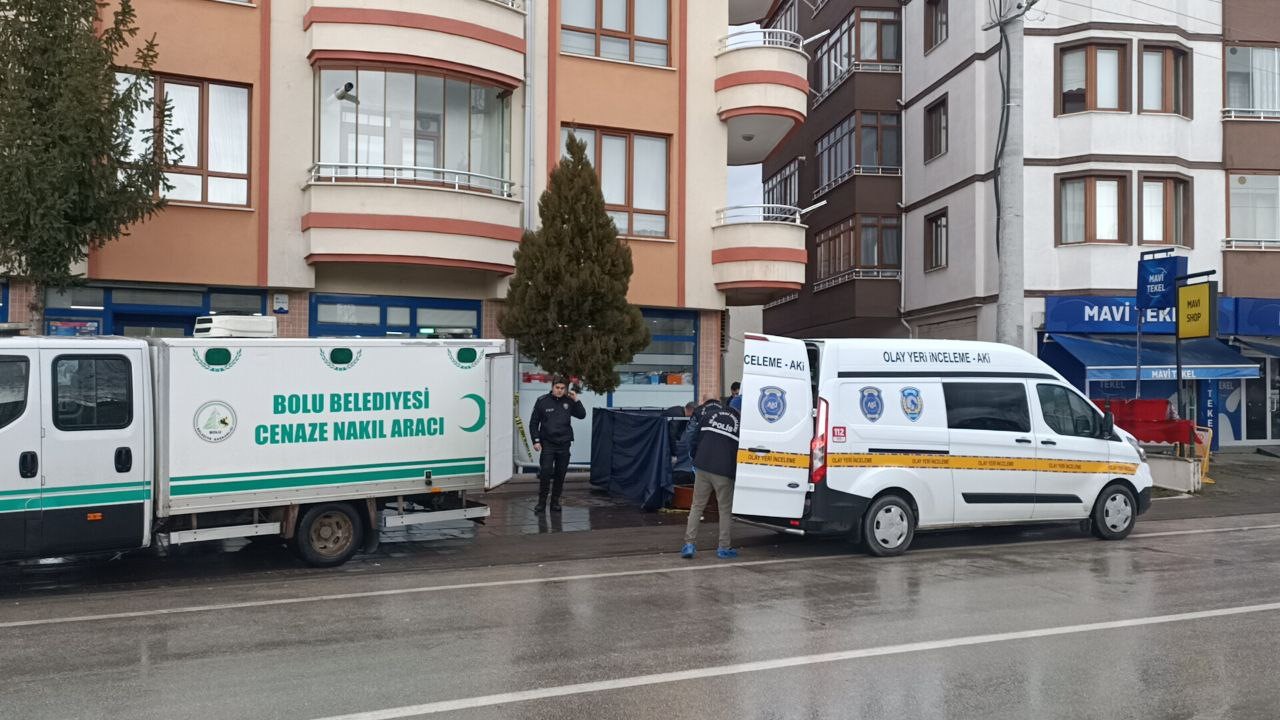 Bolu’da Hava Almak İçin Balkona Çıkan 91 Yaşındaki Yaşlı Adam, Düşerek Hayatını Kaybetti